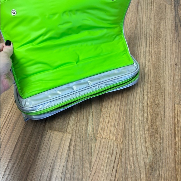 Clinique Makeup Travel Bag Silver Neon Green Snaps - Picture 6 of 8
